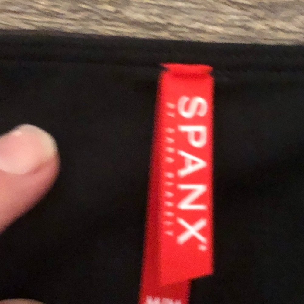 Spanx Leggings Size MediumFaux Leather Print Brown shiny EUC - Picture 4 of 7